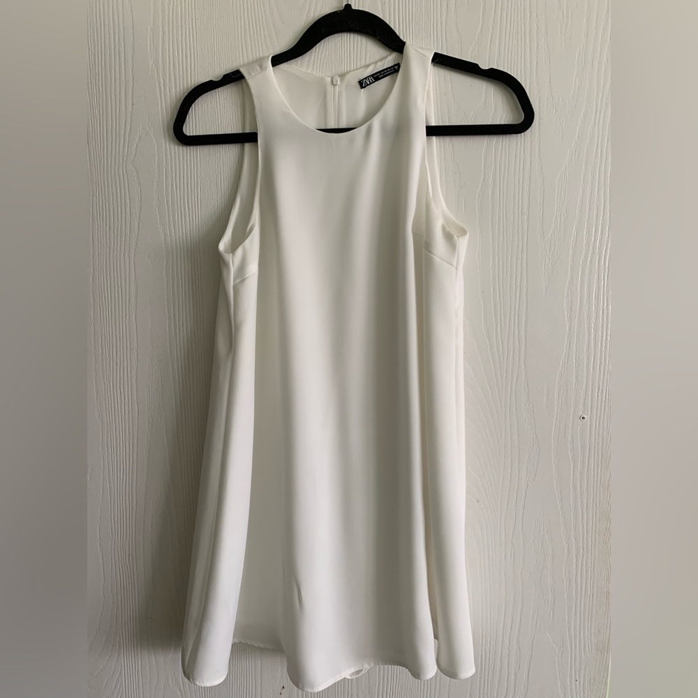 Gently used women’s white dress from Zara Size X-Small
